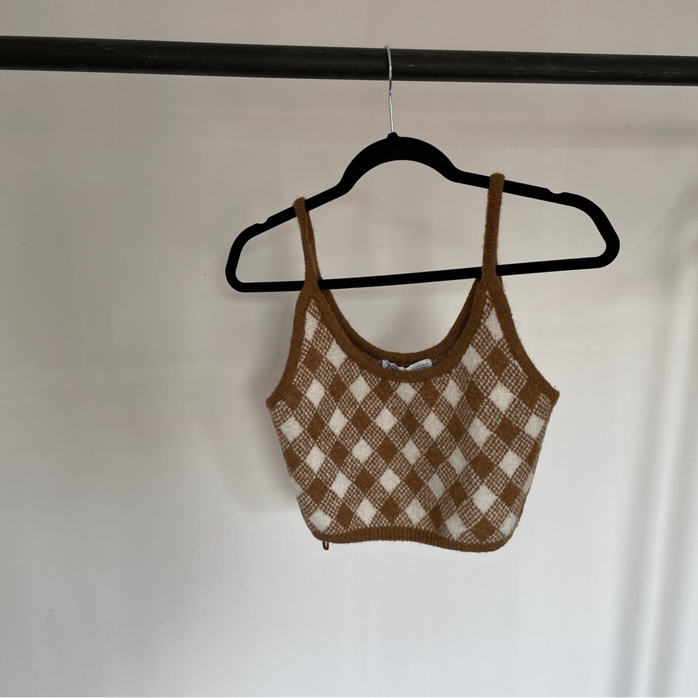 Cropped Zara patterned top
